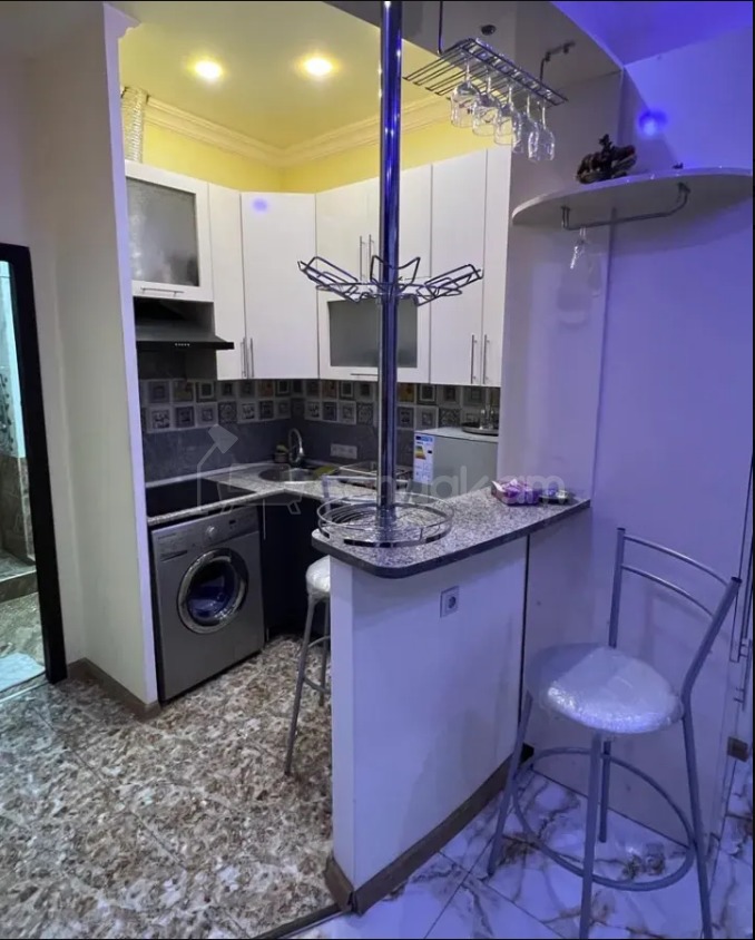 2 Սենյականոց Բնակարան Քարե Շենքում, 35քմ, 4/4 հարկ, Դիզայներական Վերանորոգված, Կահավորված, Արևկող