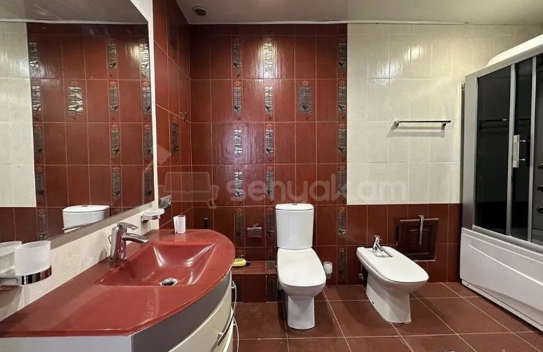 4 Սենյականոց Բնակարան Նորակառույցում, 135քմ, 8/11 հարկ, Կապիտալ Վերանորոգված, Կահավորված