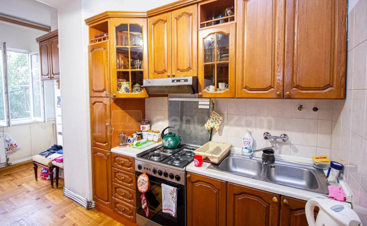 2 Սենյականոց Բնակարան Քարե Շենքում, 92քմ, 3/5 հարկ, Կոսմետիկ Վերանորոգված