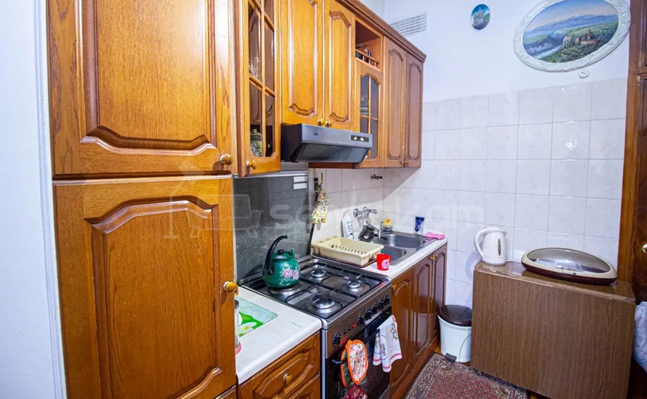 2 Սենյականոց Բնակարան Քարե Շենքում, 92քմ, 3/5 հարկ, Կոսմետիկ Վերանորոգված