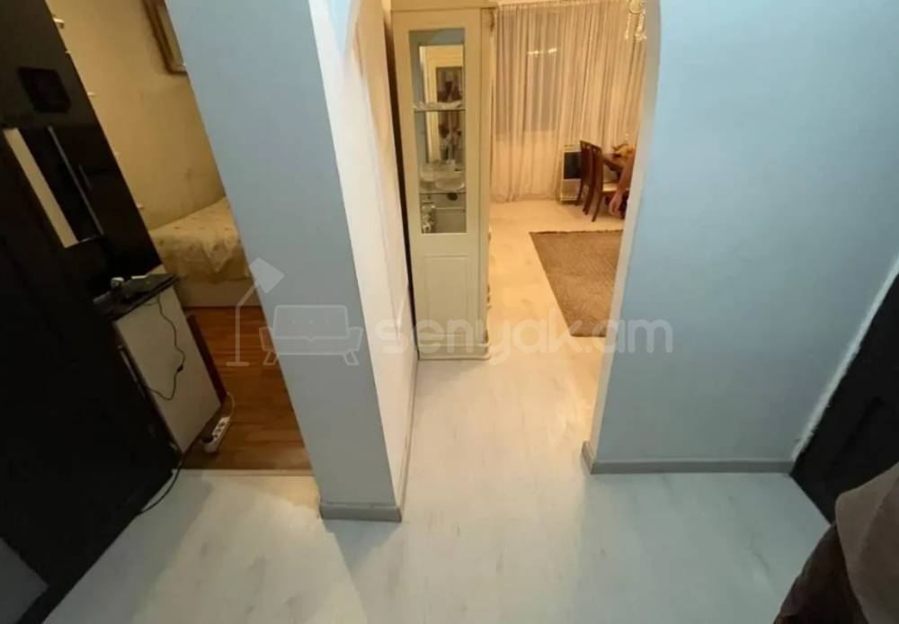 2 Սենյականոց Բնակարան, 40քմ, 3/10 հարկ, Կոսմետիկ Վերանորոգված, Կահավորված, Արևկող