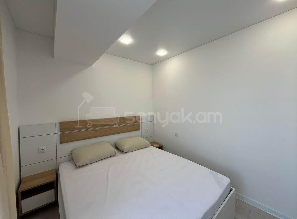 2 Սենյականոց Բնակարան, 35քմ, 6/14 հարկ, Կապիտալ Վերանորոգված, Կահավորված, Արևկող