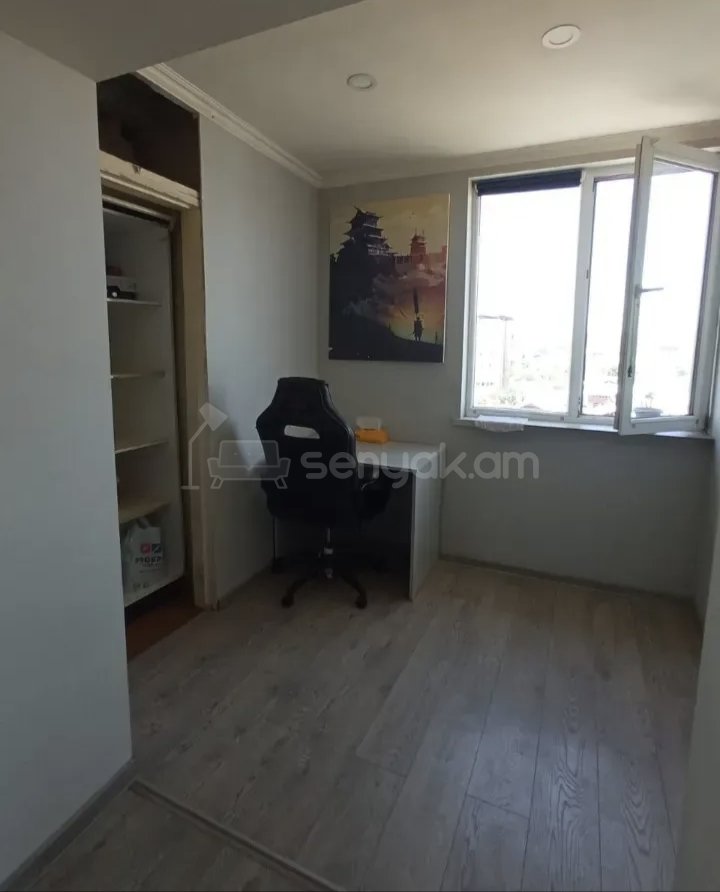 3 Սենյականոց Բնակարան Քարե Շենքում, 55քմ, 2/4 հարկ, Կապիտալ Վերանորոգված, Կահավորված, Արևկող