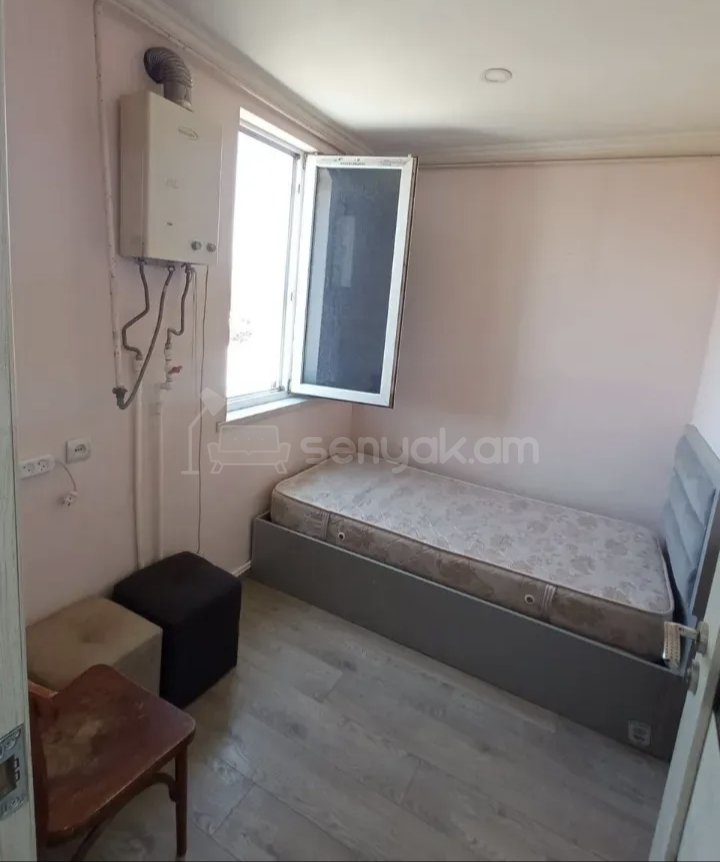 3 Սենյականոց Բնակարան Քարե Շենքում, 55քմ, 2/4 հարկ, Կապիտալ Վերանորոգված, Կահավորված, Արևկող