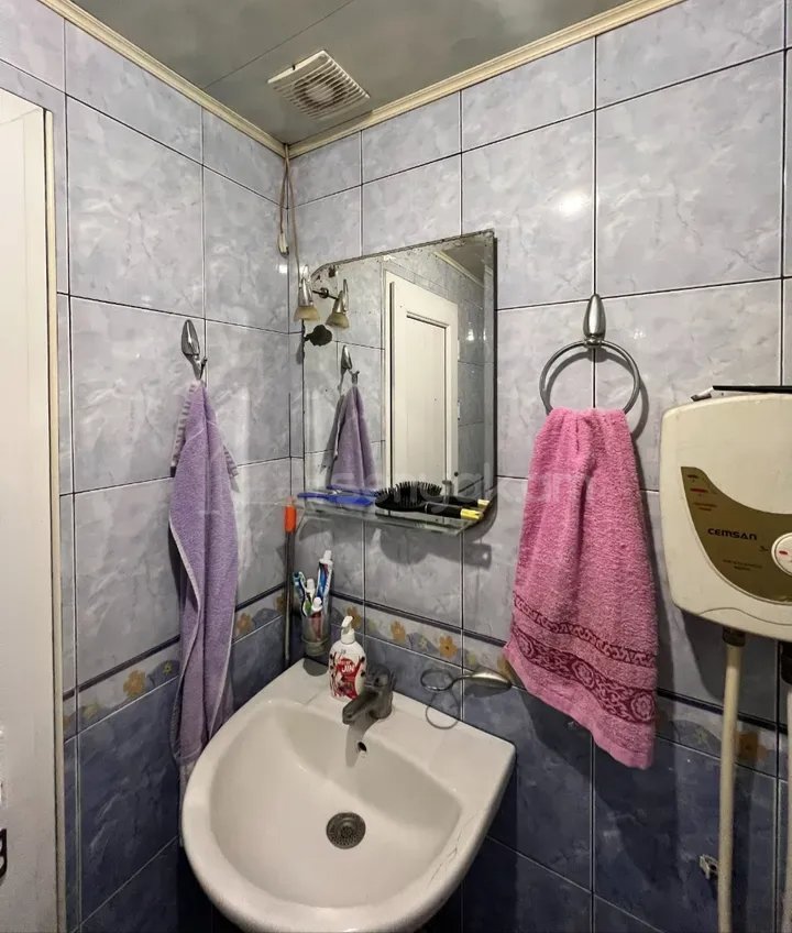 2 Սենյականոց Բնակարան Քարե Շենքում, 56քմ, 3/5 հարկ, Կապիտալ Վերանորոգված, Կահավորված