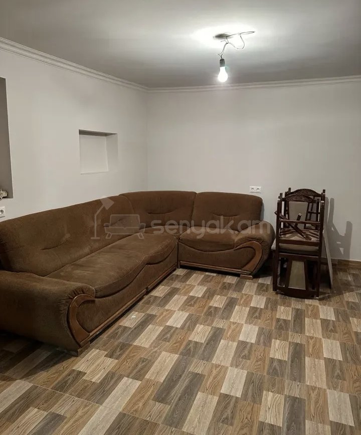 1 Սենյականոց Բնակարան Քարե Շենքում, 45քմ, 1/1 հարկ, Նորմալ Վիճակում, Կահավորված