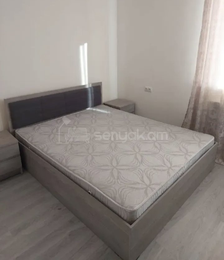 3 Սենյականոց Բնակարան Քարե Շենքում, 77քմ, 2/4 հարկ, Կապիտալ Վերանորոգված, Կահավորված