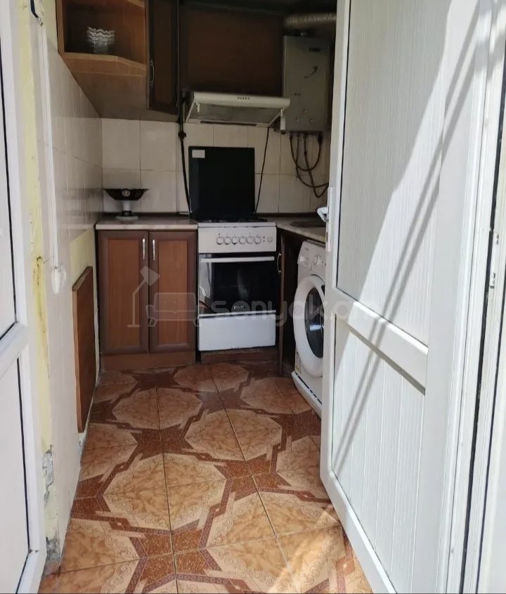 2 Սենյականոց Բնակարան Քարե Շենքում, 50քմ, 1/1 հարկ, Նորմալ Վիճակում, Կահավորված