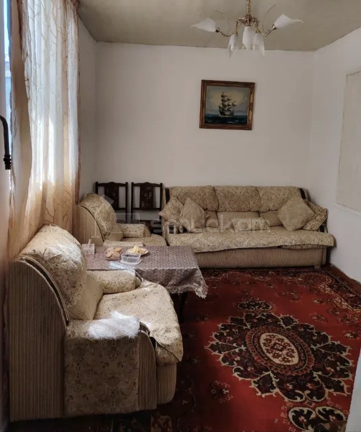 2 Սենյականոց Բնակարան Քարե Շենքում, 50քմ, 1/1 հարկ, Նորմալ Վիճակում, Կահավորված