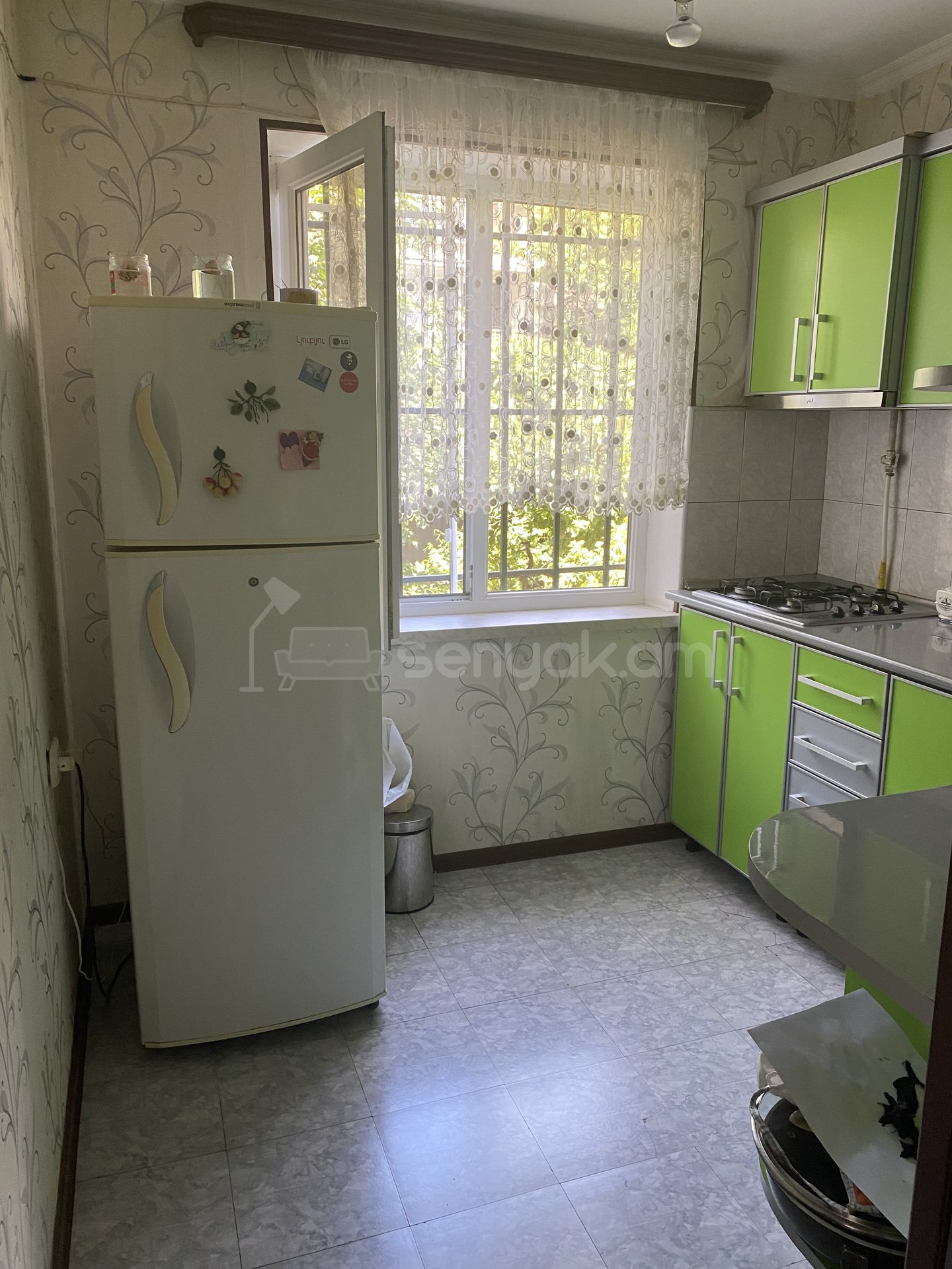 3 Սենյականոց Բնակարան Քարե Շենքում, 55քմ, 2/4 հարկ, Կապիտալ Վերանորոգված, Կահավորված, Արևկող