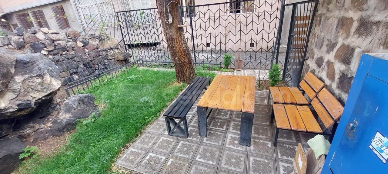3 Սենյականոց Բնակարան Քարե Շենքում, 85քմ, 1/5 հարկ, Կապիտալ Վերանորոգված
