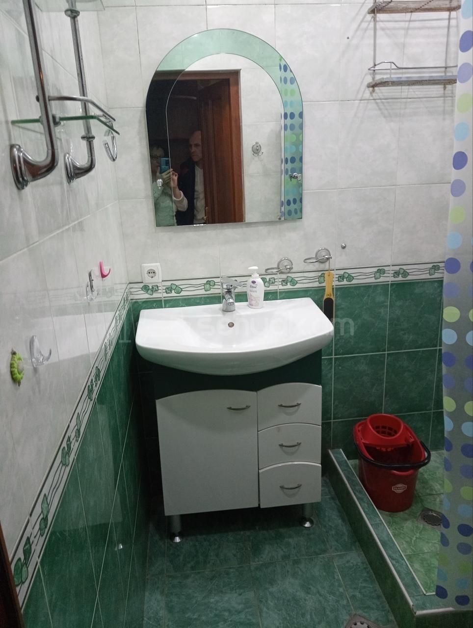 3 Սենյականոց Բնակարան Քարե Շենքում, 85քմ, 1/5 հարկ, Կապիտալ Վերանորոգված