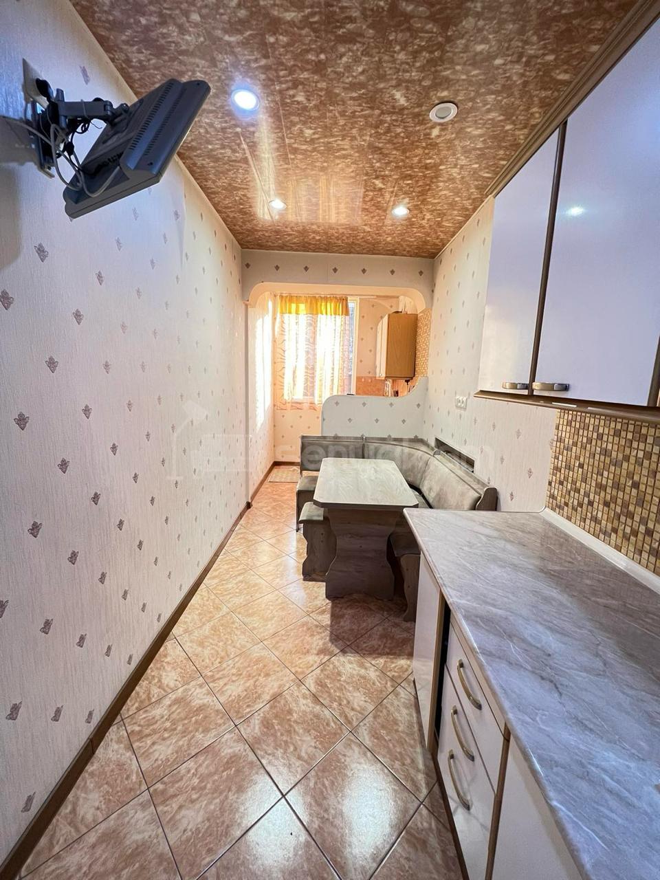 3 Սենյականոց Բնակարան Քարե Շենքում, 85քմ, 1/5 հարկ, Կապիտալ Վերանորոգված