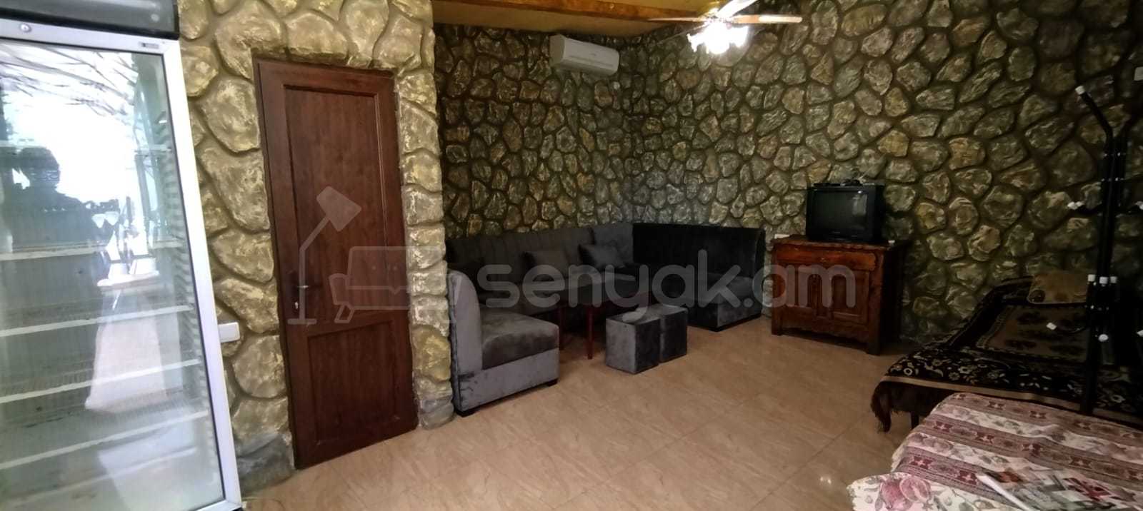 5 Սենյականոց Ամառանոց, 150քմ, Լողավազանով
