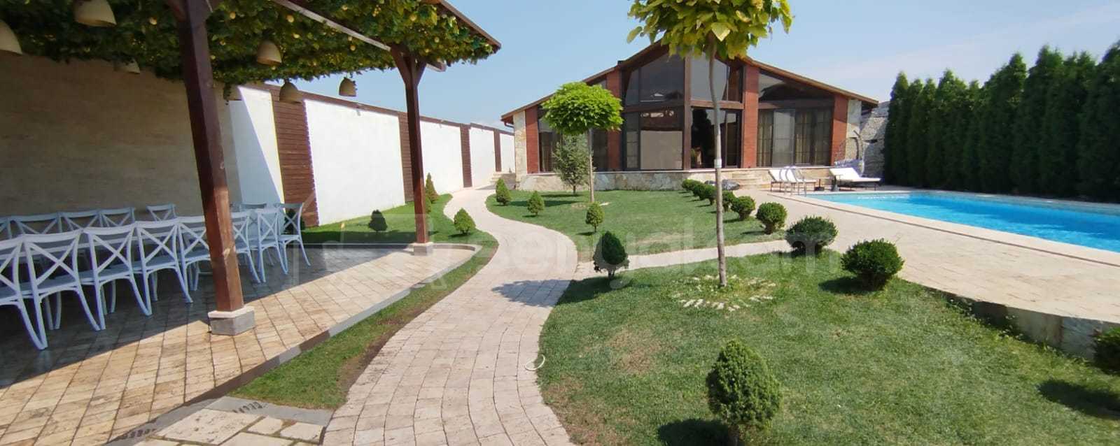 5 Սենյականոց Շքեղ Առանձնատուն, 200քմ, Լողավազանով