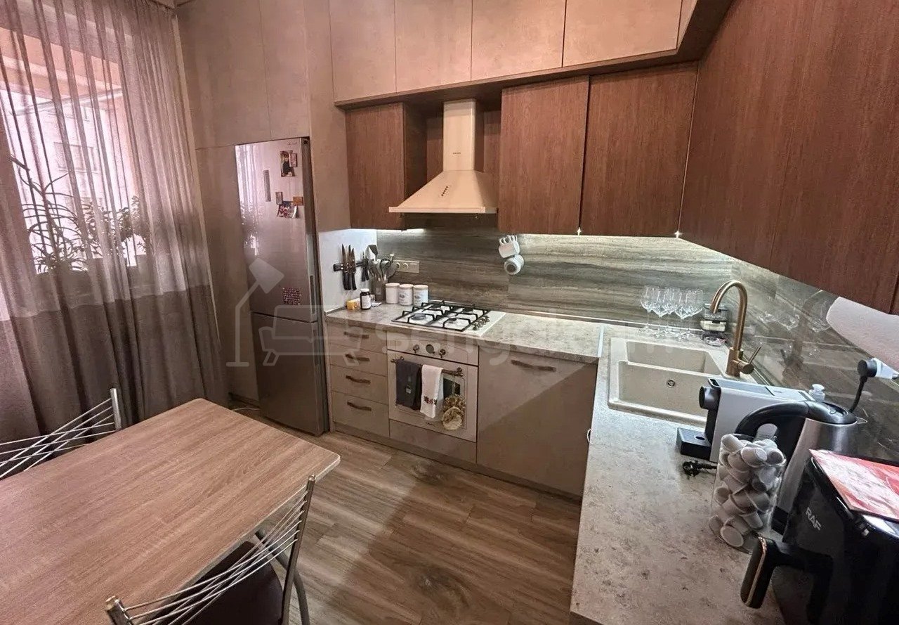 3 Սենյականոց Բնակարան Նորակառույցում, 100քմ, 8/14 հարկ, Կապիտալ Վերանորոգված