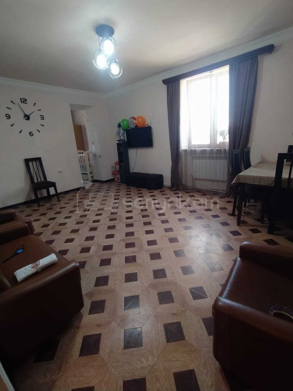 2 Սենյականոց Բնակարան Քարե Շենքում, 58քմ, 4/4 հարկ, Նորմալ Վիճակում