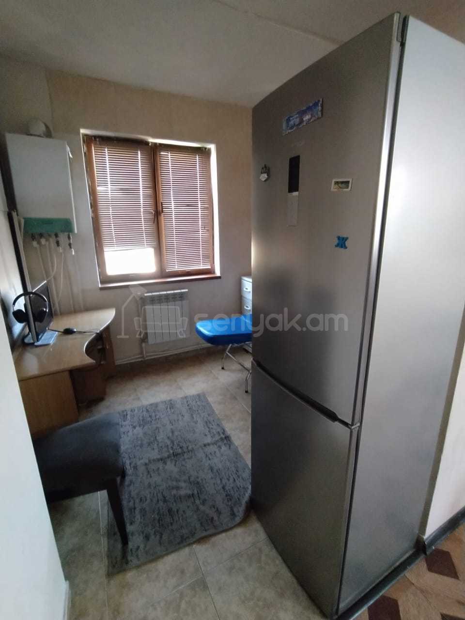 2 Սենյականոց Բնակարան Քարե Շենքում, 58քմ, 4/4 հարկ, Նորմալ Վիճակում
