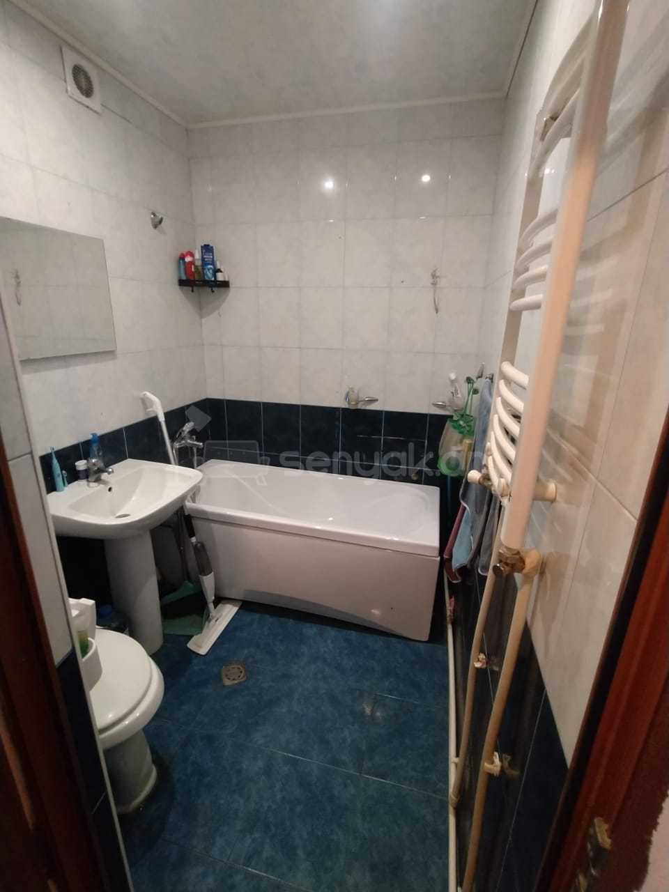 2 Սենյականոց Բնակարան Քարե Շենքում, 58քմ, 4/4 հարկ, Նորմալ Վիճակում