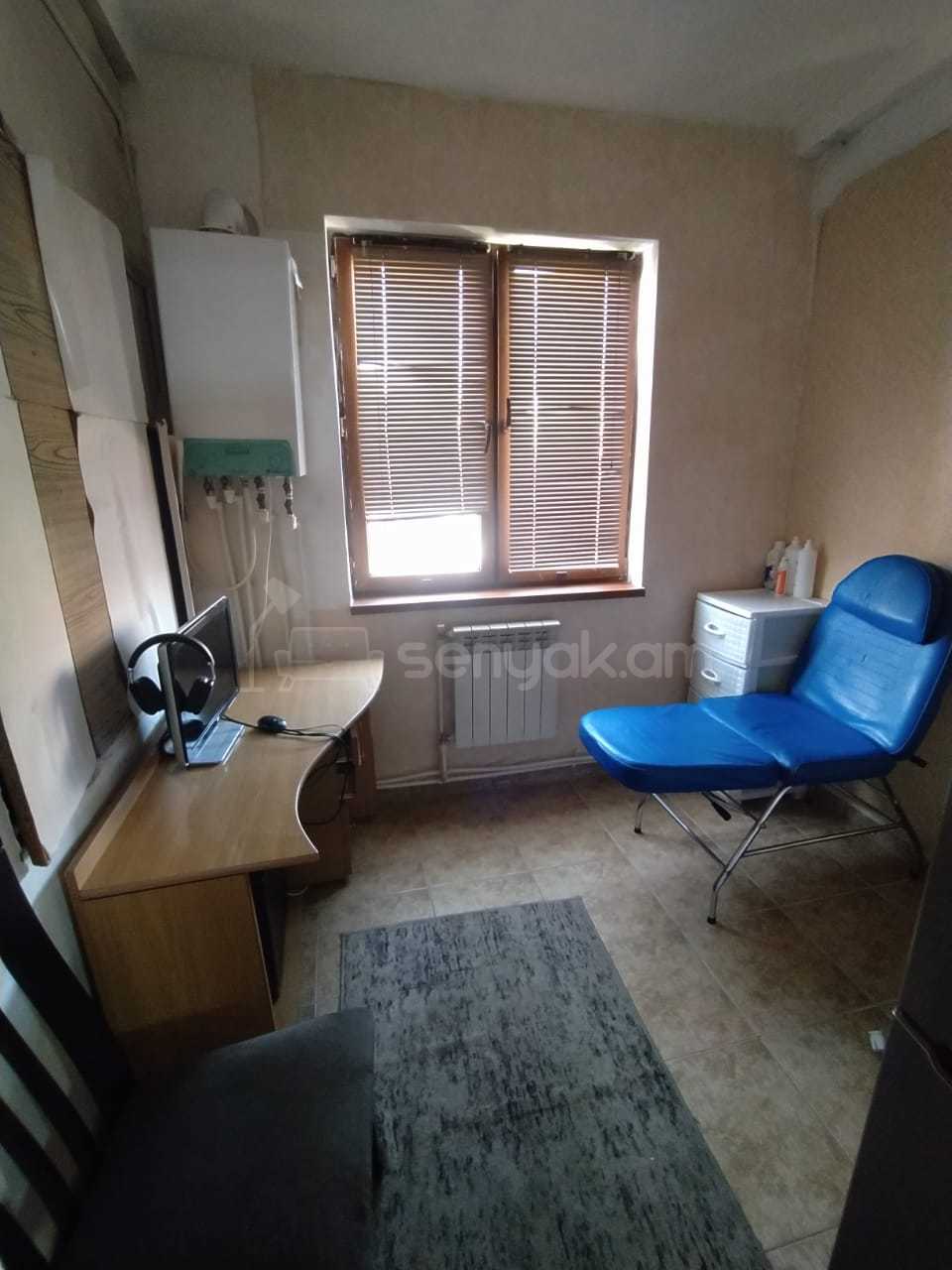2 Սենյականոց Բնակարան Քարե Շենքում, 58քմ, 4/4 հարկ, Նորմալ Վիճակում