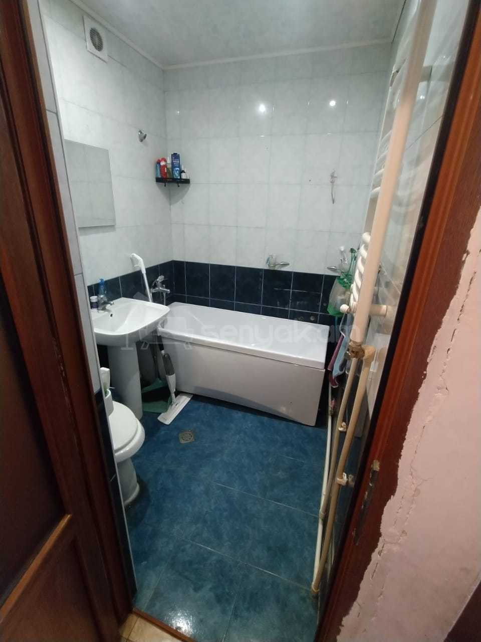 2 Սենյականոց Բնակարան Քարե Շենքում, 58քմ, 4/4 հարկ, Նորմալ Վիճակում