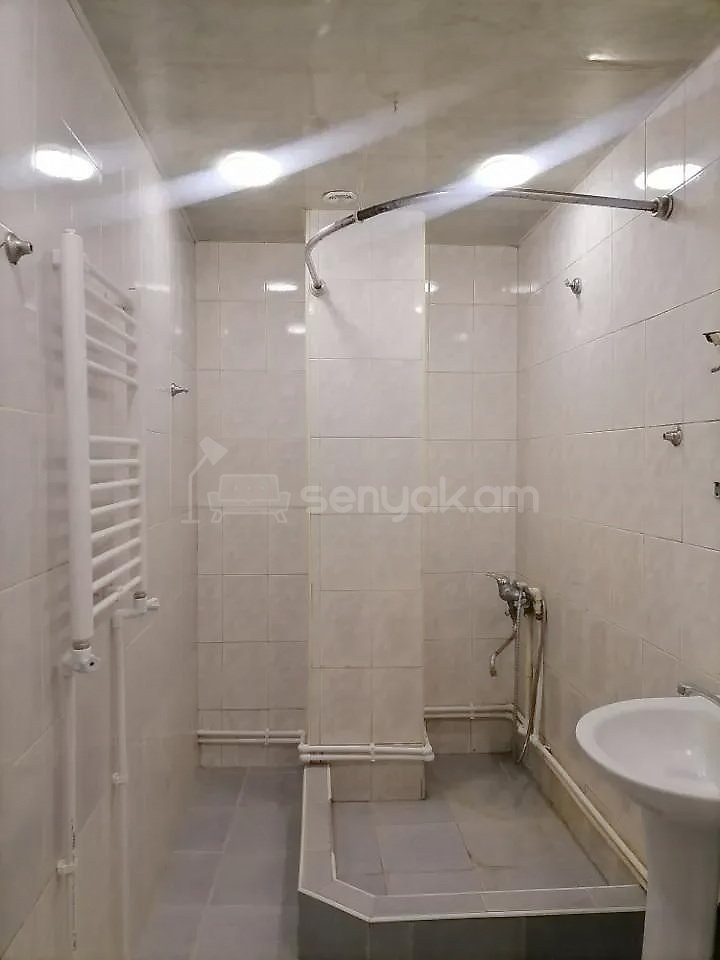 1 Սենյականոց Բնակարան, 44քմ, 9/9 հարկ, Կապիտալ Վերանորոգված