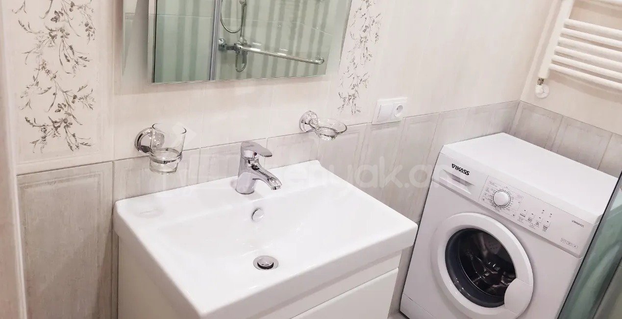 2 Սենյականոց Բնակարան Քարե Շենքում, 42քմ, 4/5 հարկ, Կապիտալ Վերանորոգված, Կահավորված, Արևկող