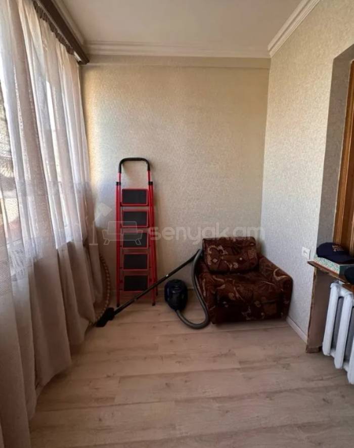 3 Սենյականոց Բնակարան Քարե Շենքում, 65քմ, 4/5 հարկ, Կապիտալ Վերանորոգված, Կահավորված, Արևկող