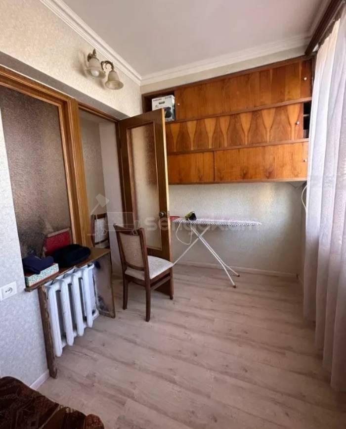 3 Սենյականոց Բնակարան Քարե Շենքում, 65քմ, 4/5 հարկ, Կապիտալ Վերանորոգված, Կահավորված, Արևկող