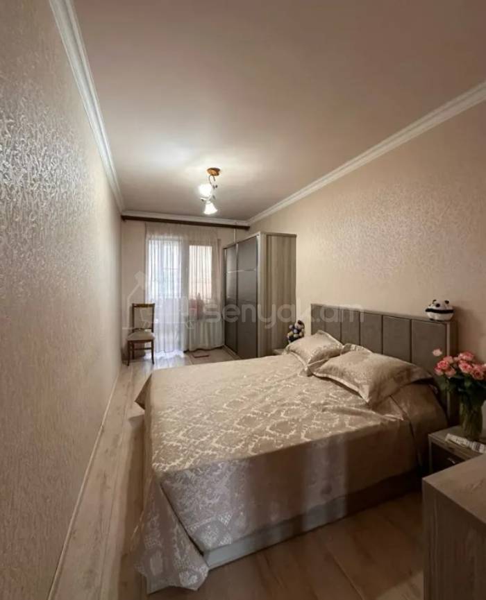 3 Սենյականոց Բնակարան Քարե Շենքում, 65քմ, 4/5 հարկ, Կապիտալ Վերանորոգված, Կահավորված, Արևկող