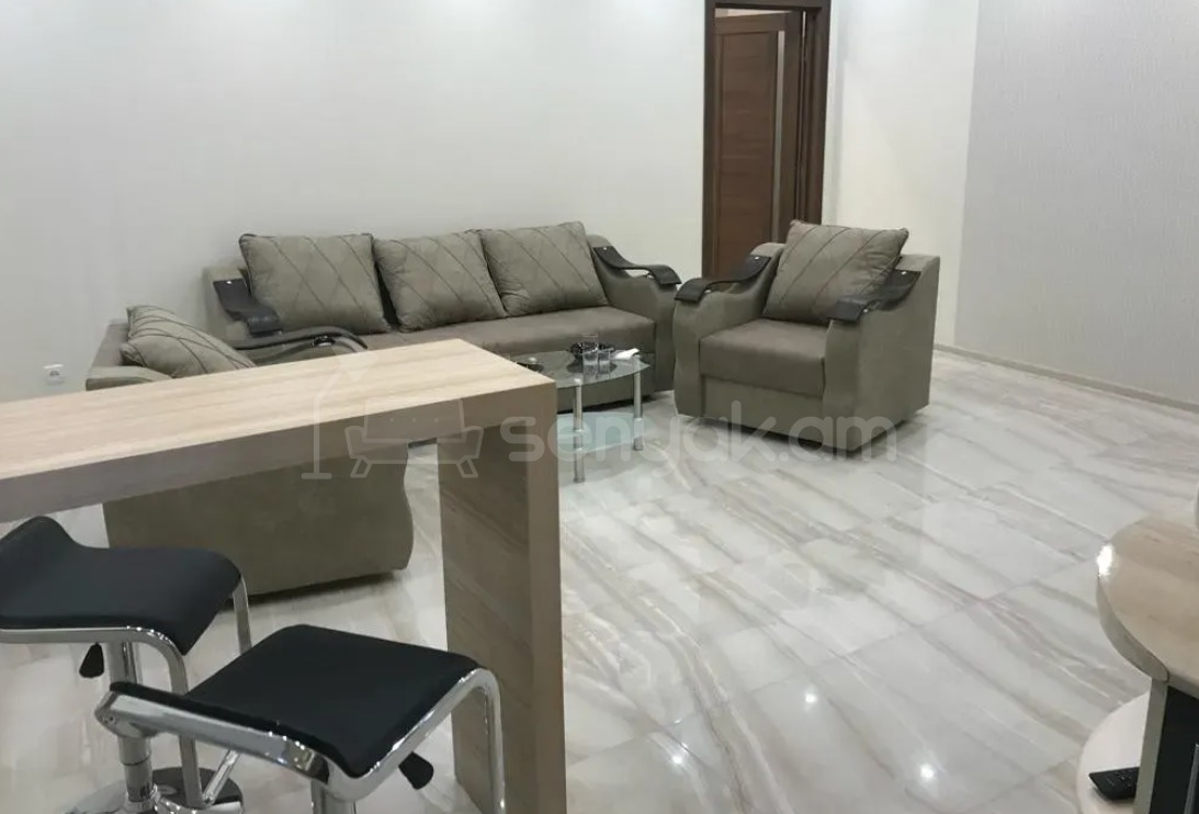 2 Սենյականոց Բնակարան Քարե Շենքում, 47քմ, 2/5 հարկ, Դիզայներական Վերանորոգված, Կահավորված, Արևկող