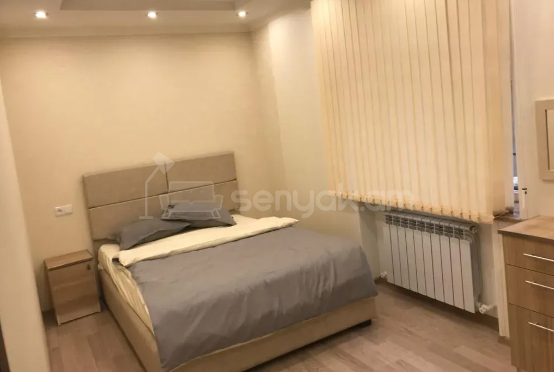 2 Սենյականոց Բնակարան Քարե Շենքում, 47քմ, 2/5 հարկ, Դիզայներական Վերանորոգված, Կահավորված, Արևկող