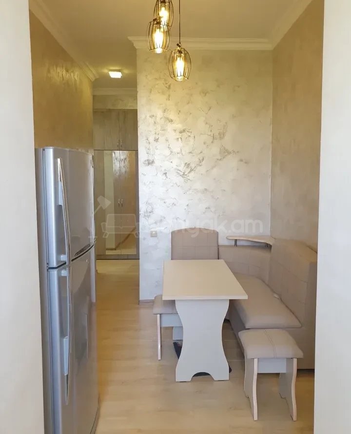2 Սենյականոց Բնակարան Քարե Շենքում, 68քմ, 3/4 հարկ, Դիզայներական Վերանորոգված, Կահավորված
