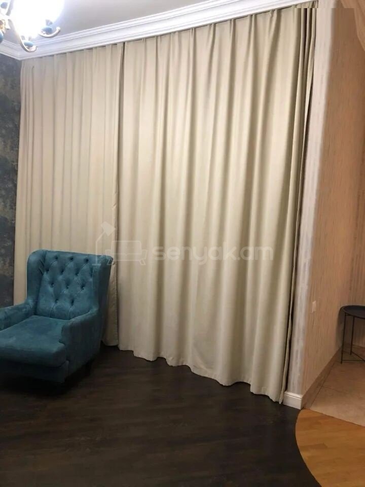 1 Սենյականոց Բնակարան Քարե Շենքում, 45քմ, 3/6 հարկ, Դիզայներական Վերանորոգված
