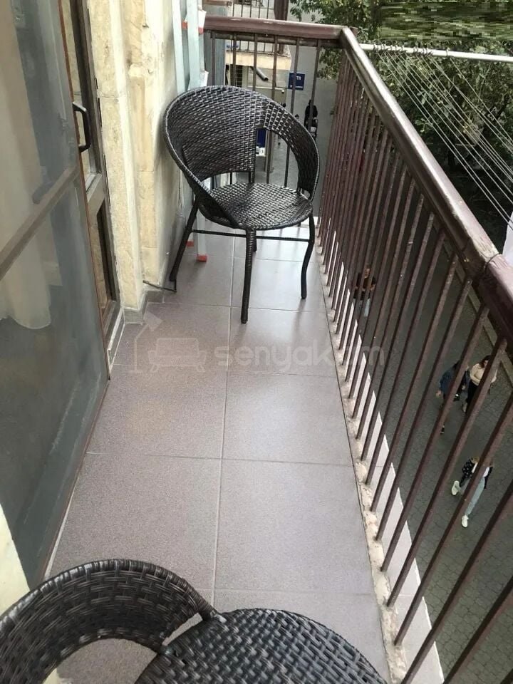 1 Սենյականոց Բնակարան Քարե Շենքում, 45քմ, 3/6 հարկ, Դիզայներական Վերանորոգված
