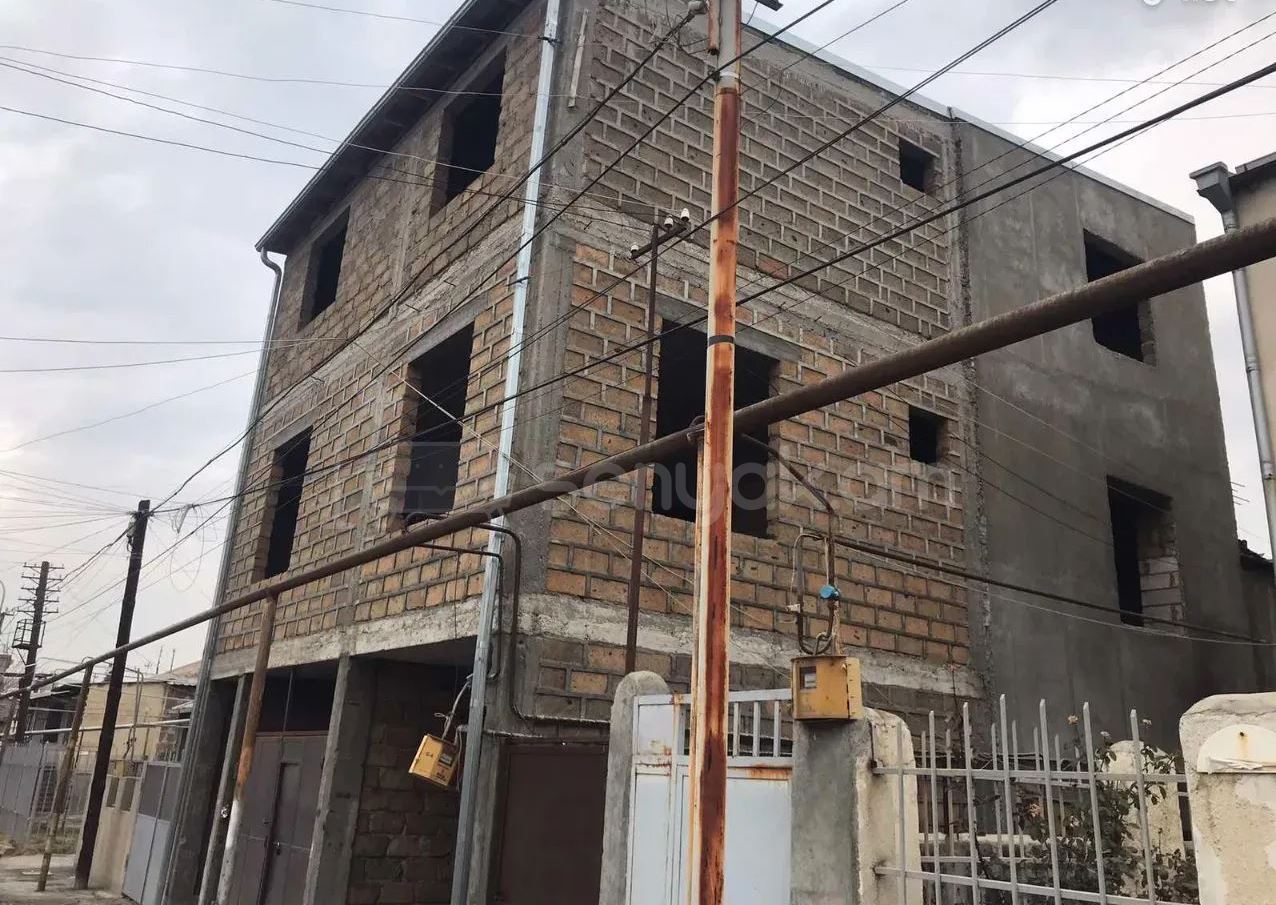 6 Սենյականոց Սեփական Տուն, 300քմ, Ավտոտնակով