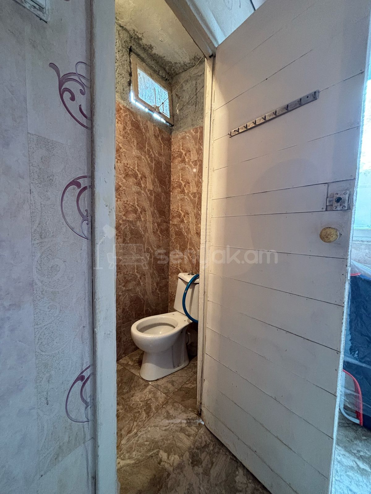 3 Սենյականոց Բնակարան Քարե Շենքում, 67քմ, 1/5 հարկ, Նորմալ Վիճակում, Մասամբ Կահավորված