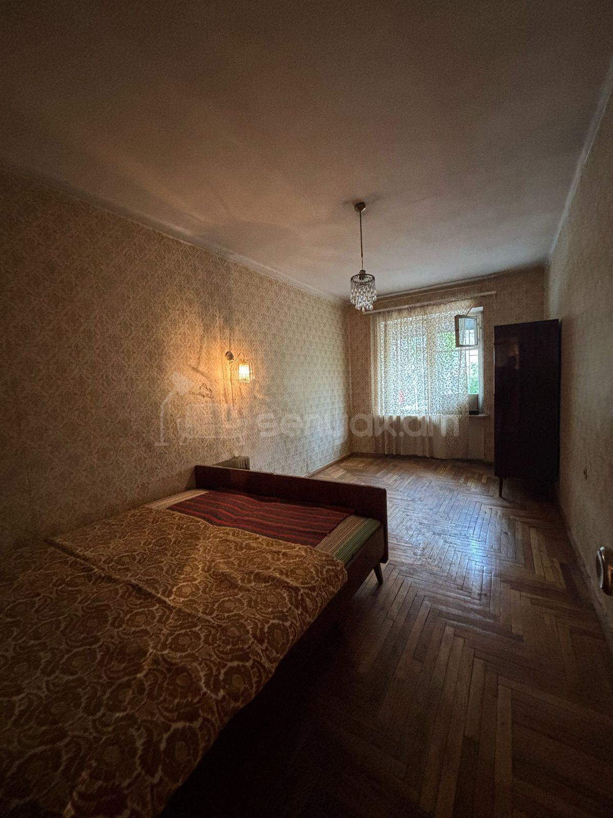 3 Սենյականոց Բնակարան Քարե Շենքում, 67քմ, 1/5 հարկ, Նորմալ Վիճակում, Մասամբ Կահավորված