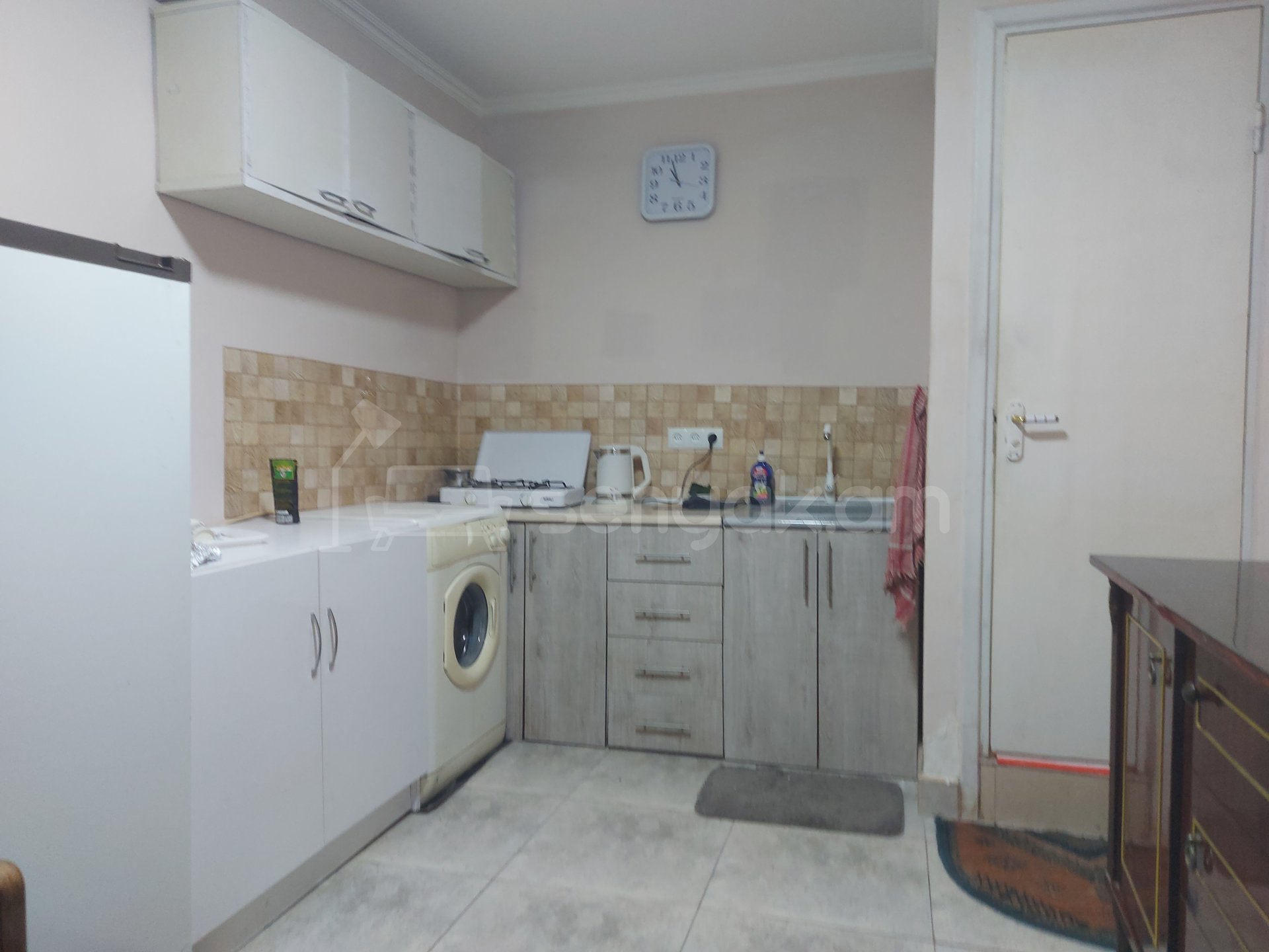 1 Սենյականոց Բնակարան, 20քմ, 1/2 հարկ, Նորմալ Վիճակում