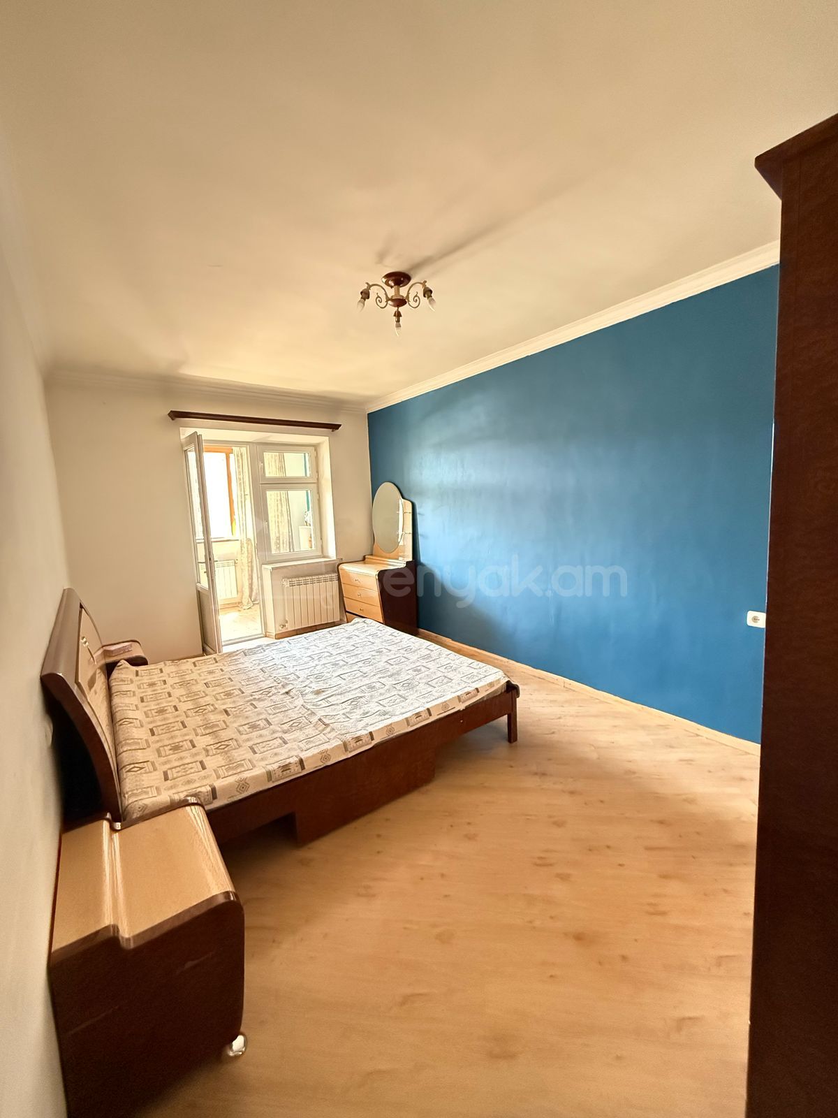 2 Սենյականոց Բնակարան Քարե Շենքում, 72քմ, 5/5 հարկ, Կապիտալ Վերանորոգված, Կահավորված