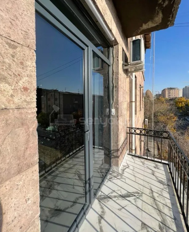 2 Սենյականոց Բնակարան Քարե Շենքում, 52քմ, 4/5 հարկ, Կապիտալ Վերանորոգված, Կահավորված, Արևկող