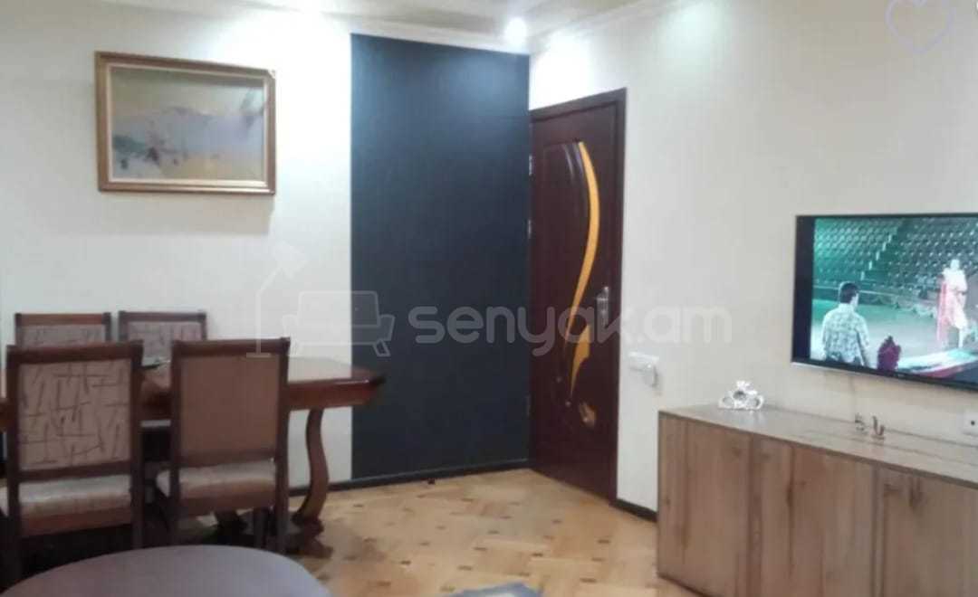 2 Սենյականոց Բնակարան Քարե Շենքում, 60քմ, 3/5 հարկ, Նորմալ Վիճակում