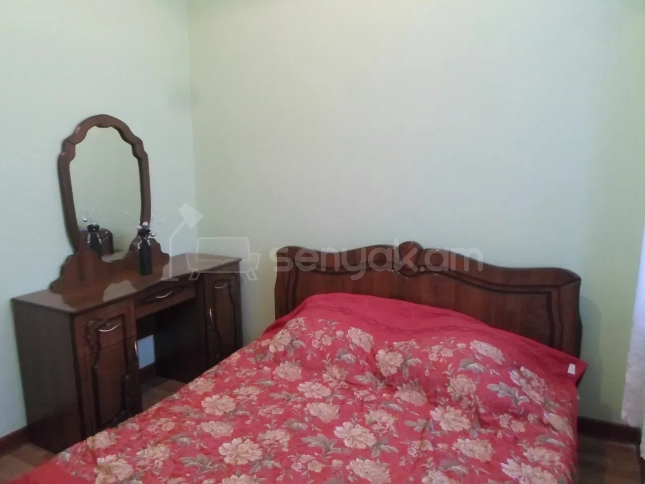 2 Սենյականոց Բնակարան Քարե Շենքում, 40քմ, 5/5 հարկ, Կապիտալ Վերանորոգված, Կահավորված