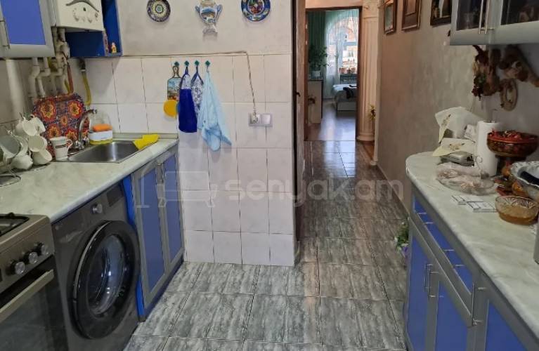 3 Սենյականոց Բնակարան Քարե Շենքում, 65քմ, 4/4 հարկ, Կապիտալ Վերանորոգված