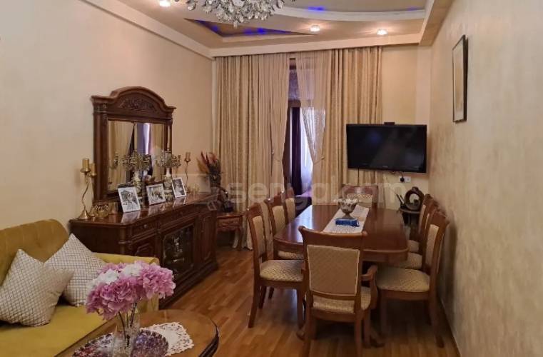 3 Սենյականոց Բնակարան Քարե Շենքում, 65քմ, 4/4 հարկ, Կապիտալ Վերանորոգված