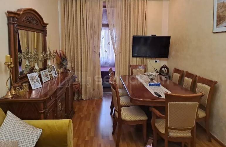 3 Սենյականոց Բնակարան Քարե Շենքում, 65քմ, 4/4 հարկ, Կապիտալ Վերանորոգված