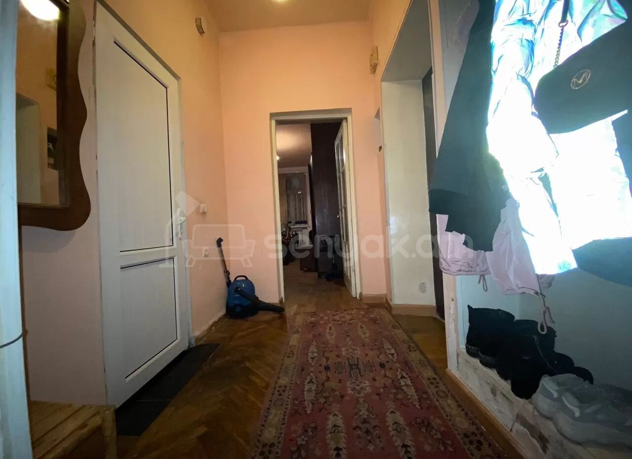 2 Սենյականոց Բնակարան Քարե Շենքում, 56քմ, 2/5 հարկ, Նորմալ Վիճակում