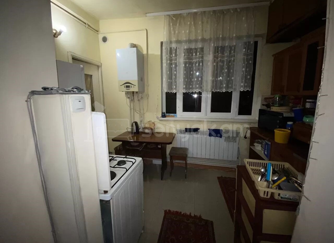 2 Սենյականոց Բնակարան Քարե Շենքում, 56քմ, 2/5 հարկ, Նորմալ Վիճակում