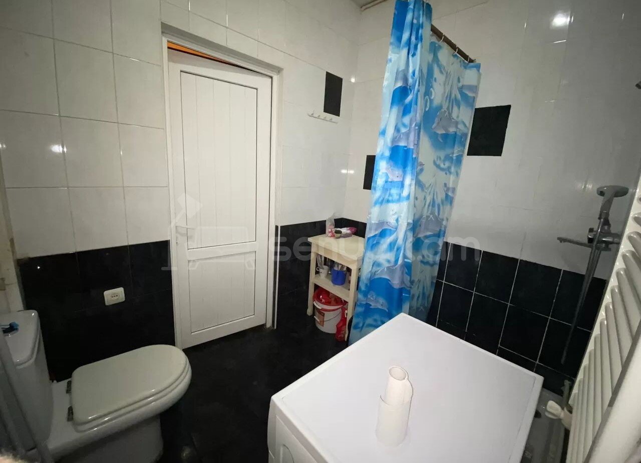 2 Սենյականոց Բնակարան Քարե Շենքում, 56քմ, 2/5 հարկ, Նորմալ Վիճակում