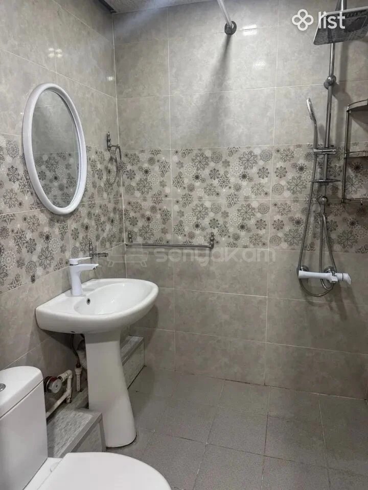 1 Սենյականոց Բնակարան Քարե Շենքում, 31քմ, 3/5 հարկ, Կապիտալ Վերանորոգված